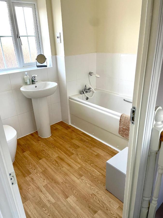 Stunning Large Detached Gloucester, 4 Beds, 3 Bedroom, 2 Bathroom Property, Nr Chelt, The Docks And Quays Sleeps 6 Eksteriør bilde