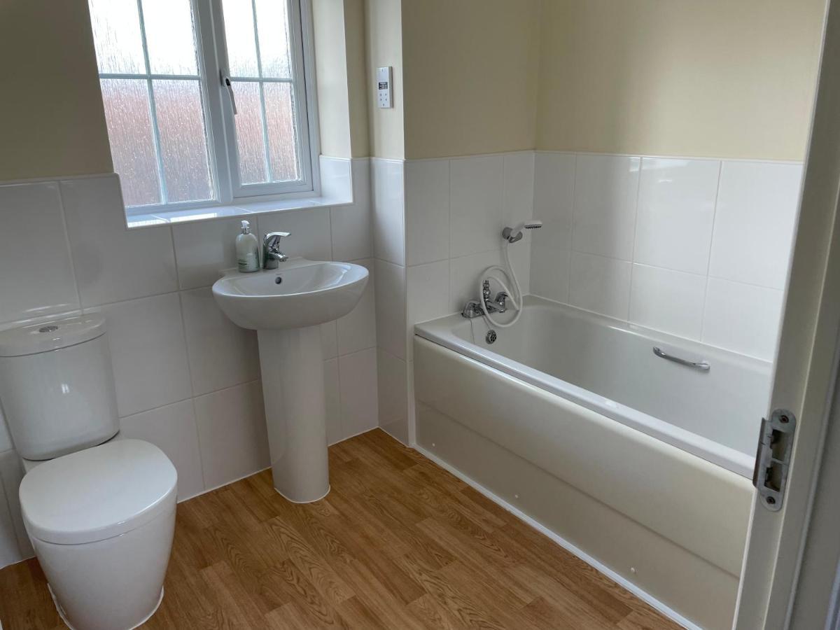 Stunning Large Detached Gloucester, 4 Beds, 3 Bedroom, 2 Bathroom Property, Nr Chelt, The Docks And Quays Sleeps 6 Eksteriør bilde