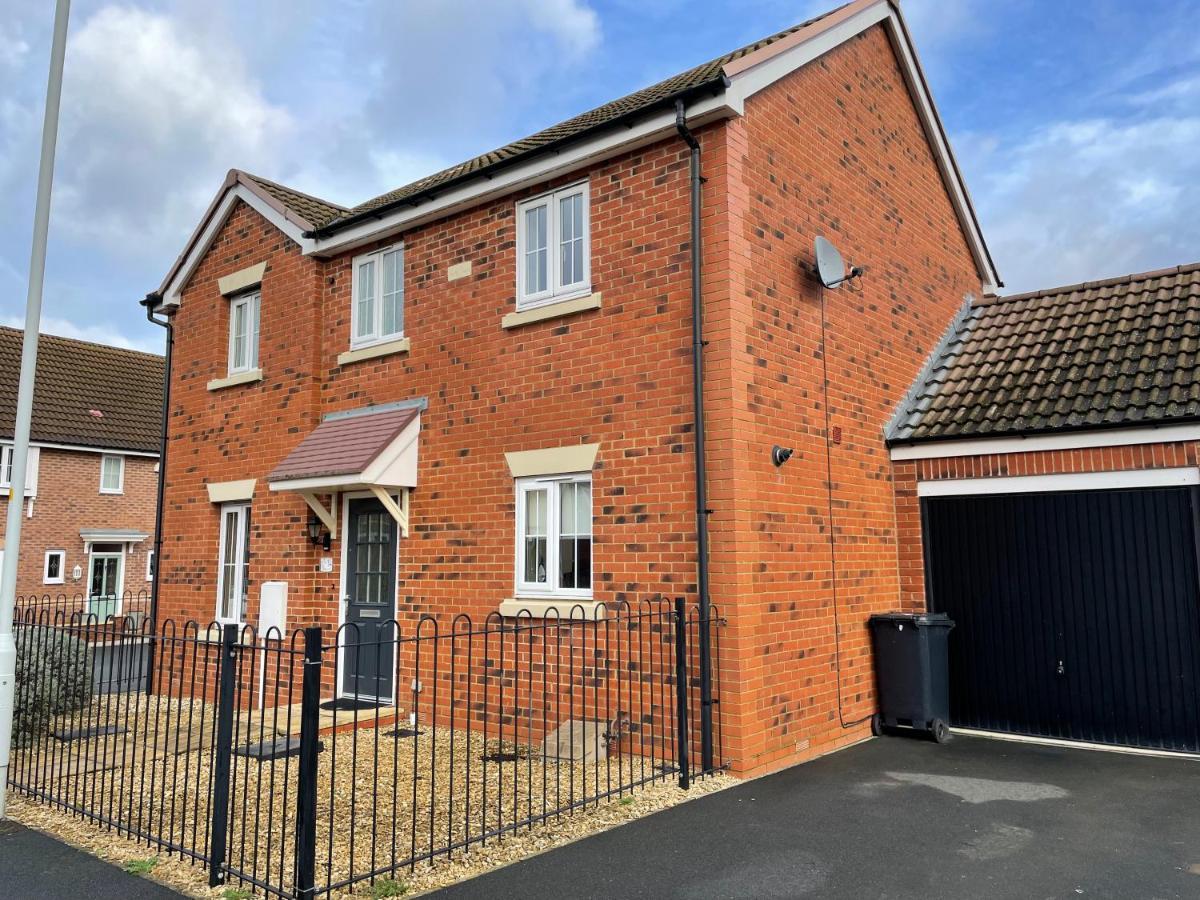 Stunning Large Detached Gloucester, 4 Beds, 3 Bedroom, 2 Bathroom Property, Nr Chelt, The Docks And Quays Sleeps 6 Eksteriør bilde