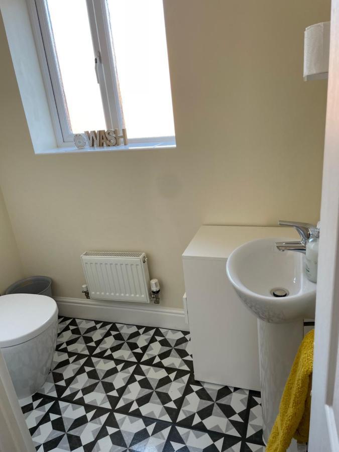Stunning Large Detached Gloucester, 4 Beds, 3 Bedroom, 2 Bathroom Property, Nr Chelt, The Docks And Quays Sleeps 6 Eksteriør bilde